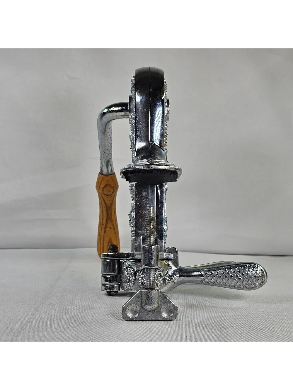 Estate Wine Opener Vintage Countertop Mount Corkscrew Chrome Grape Embossed Wood